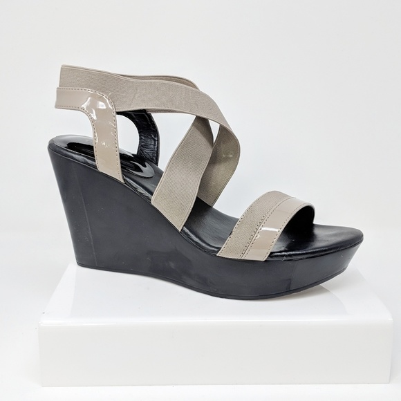 Charles David Shoes - 🌟CHARLES DAVID Feature elastic wedge sandal taupe